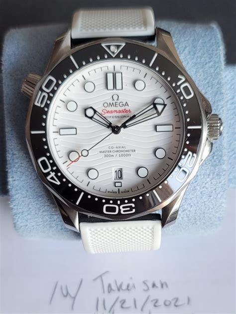 omega seamaster 300 white dial rubber strap